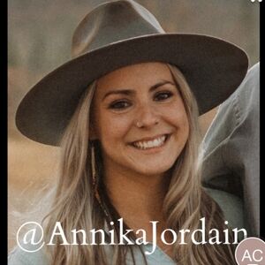 Meet your Posher, Annika